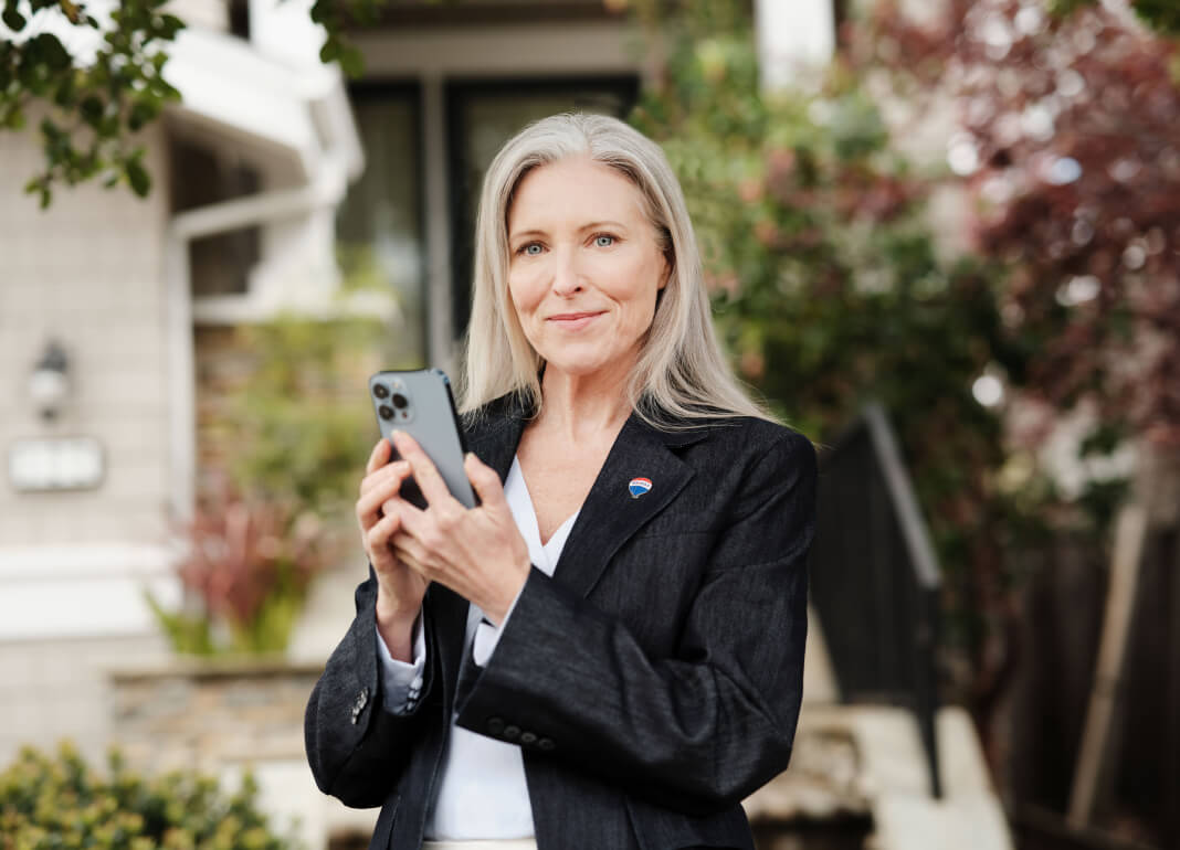 RE/MAX broker using CORE Teams